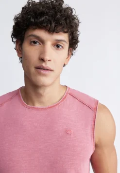 Karmola Men's Sleeveless Top in Mineral Red - BM24235
