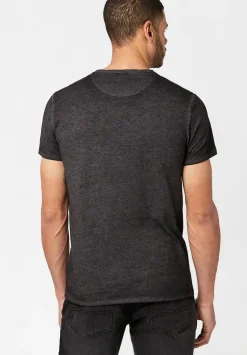 Kasum Buttoned Henley Men's T-Shirt in Black - BM21411