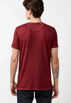 Kasum Buttoned Henley Men's T-Shirt in Dark Red - BM21411