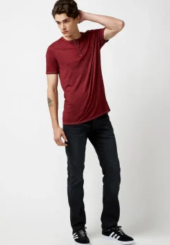 Kasum Buttoned Henley Men's T-Shirt in Dark Red - BM21411