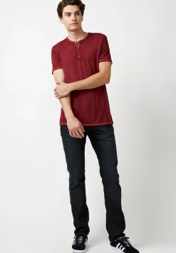 Kasum Buttoned Henley Men's T-Shirt in Dark Red - BM21411