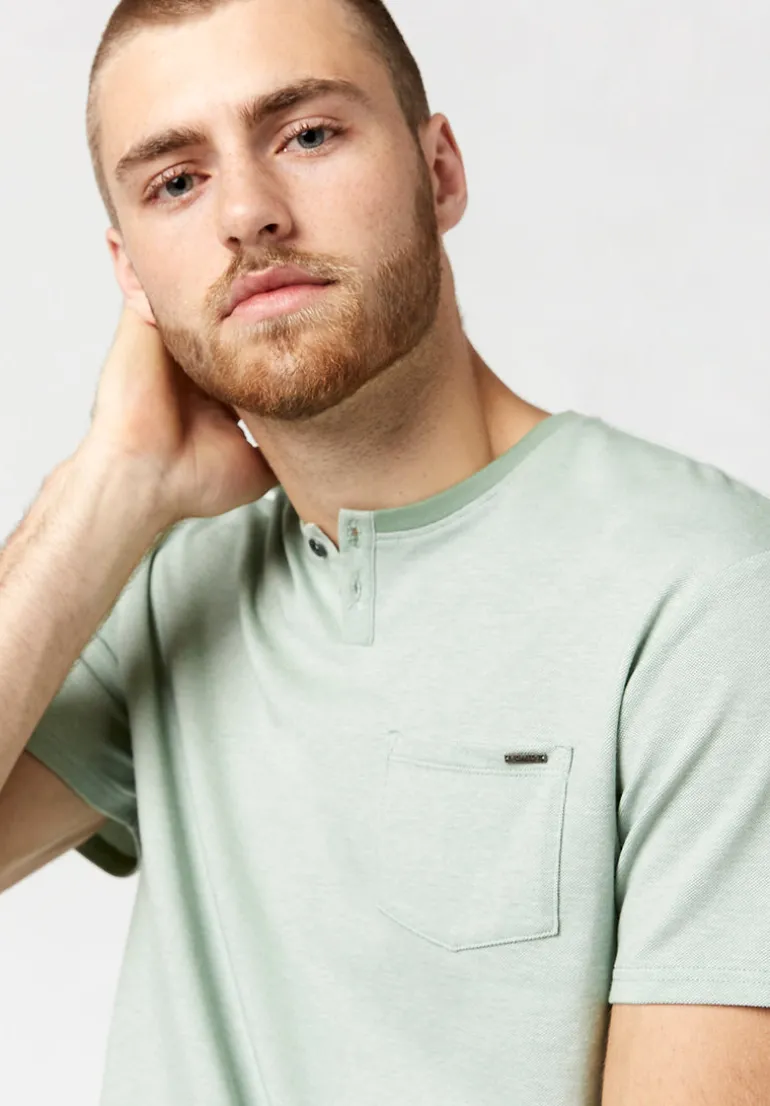 Kique Men's Slub Cotton T-Shirt in Black in Green - BM23463