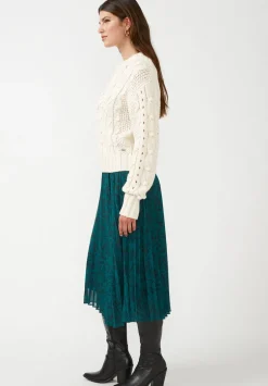 Larsa Women's Crew Neck Sweater in Ivory - SW0021F