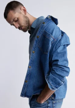 Sloan Men’s Long-Sleeve Denim Shirt in Authentic Blue - BM22976