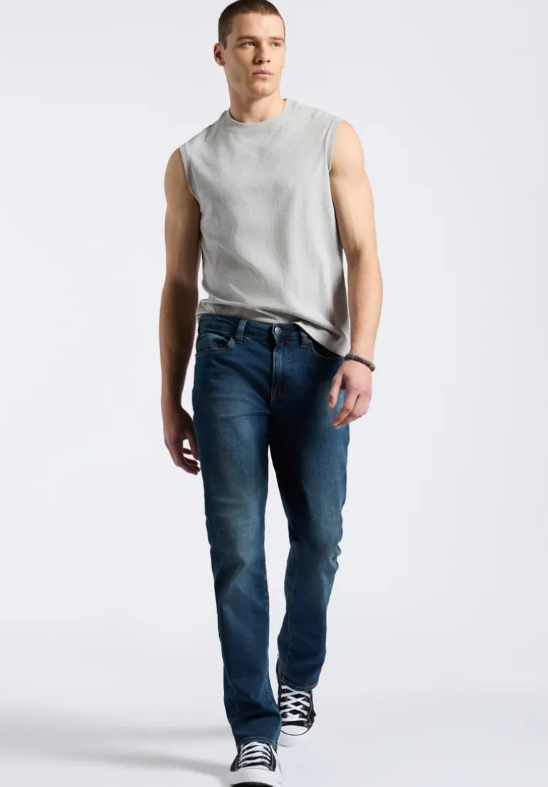 Straight Six Men's Freedom Flex Jeans in Dark Sanded Blue - BM22946